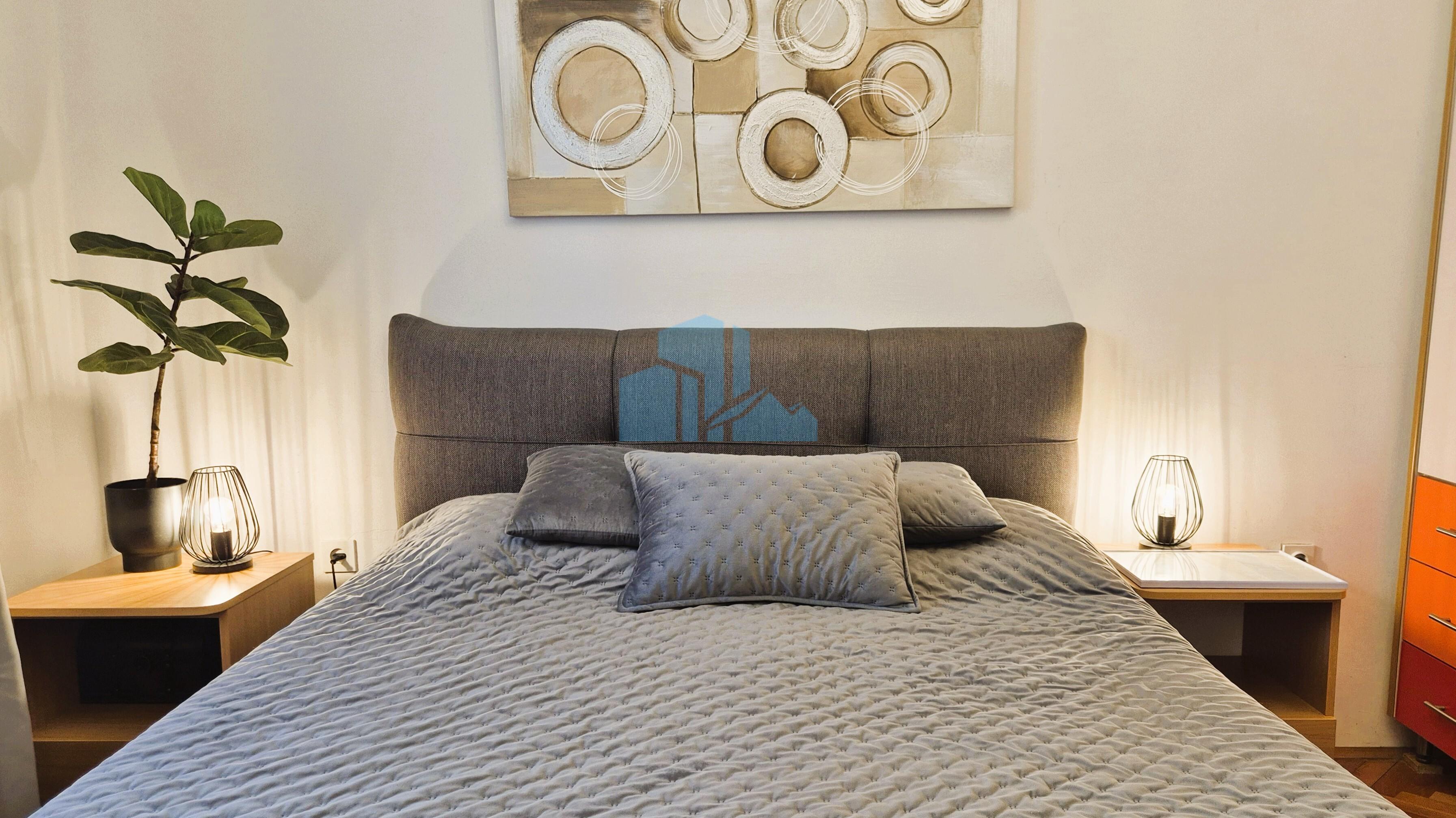 Podstrana, Dvosoban stan sa vrtom i parkingom, pogled na more