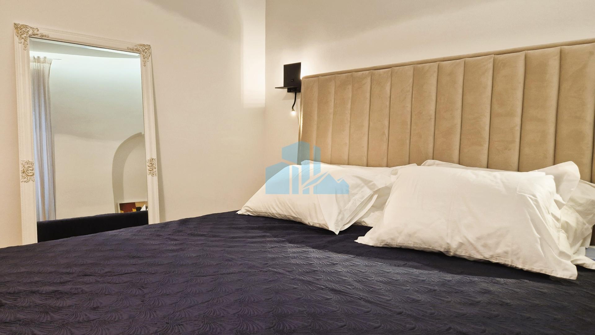Šibenik – Grad - Jedinstveni renoviran i opremljen stan 75 m² u centru Šibenika