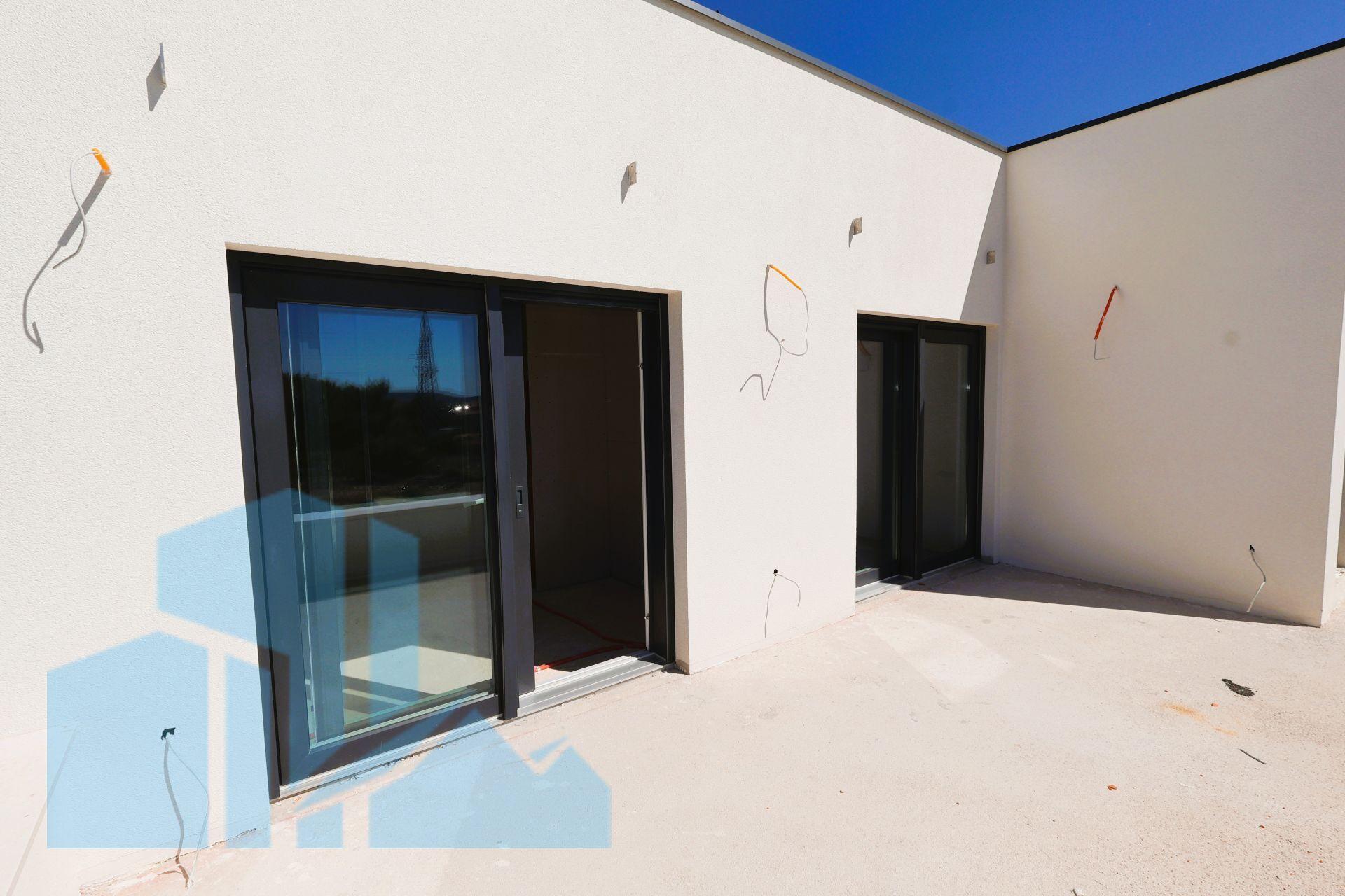 Haus: Vodice 176 m² – Luxus Neubau mit Pool und moderner Architektur